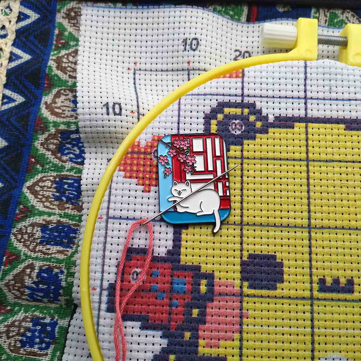 Cute Cat Magnetic Needle Minde - Needle Minder Magnet review and price