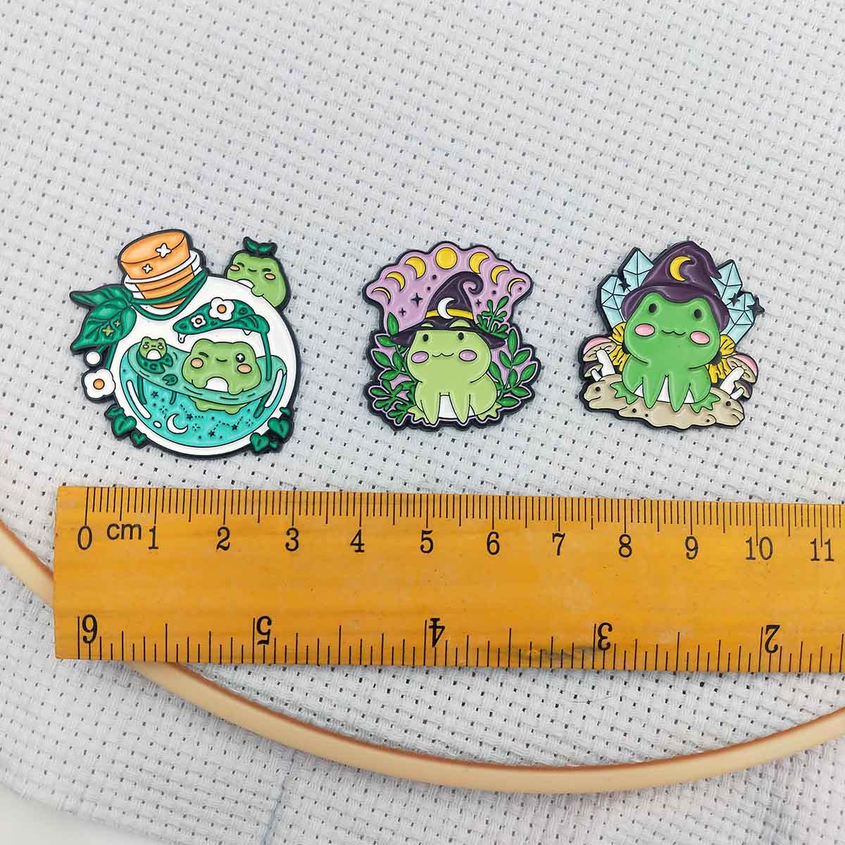 Magnetic Frog Needle Minder, C - Needle Minder Magnet review and price